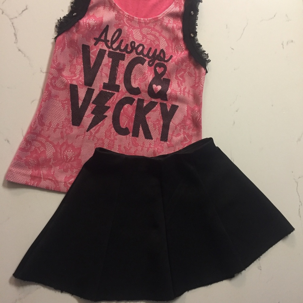 Vic and Vicky/Marmelada set size 6-8Y